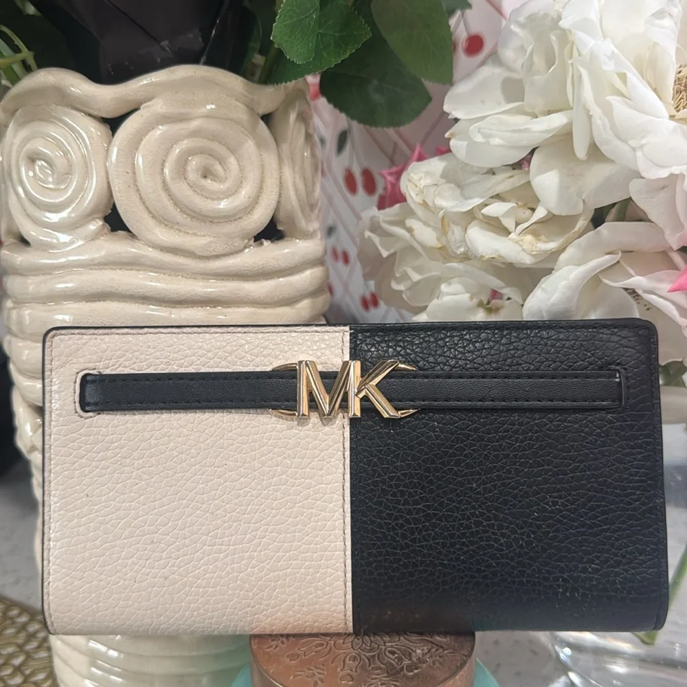 🖤Reed Large Two-Tone Pebbled Leather Wallet - Picture 9 of 12